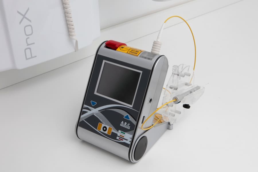 En nuestra clínica dental de Donostia - San Sebastian cuidamos la salud de tus encías previniendo la periodontitis o gingivitis con nuestros tratamientos dentales a través de Láser ARC Fox